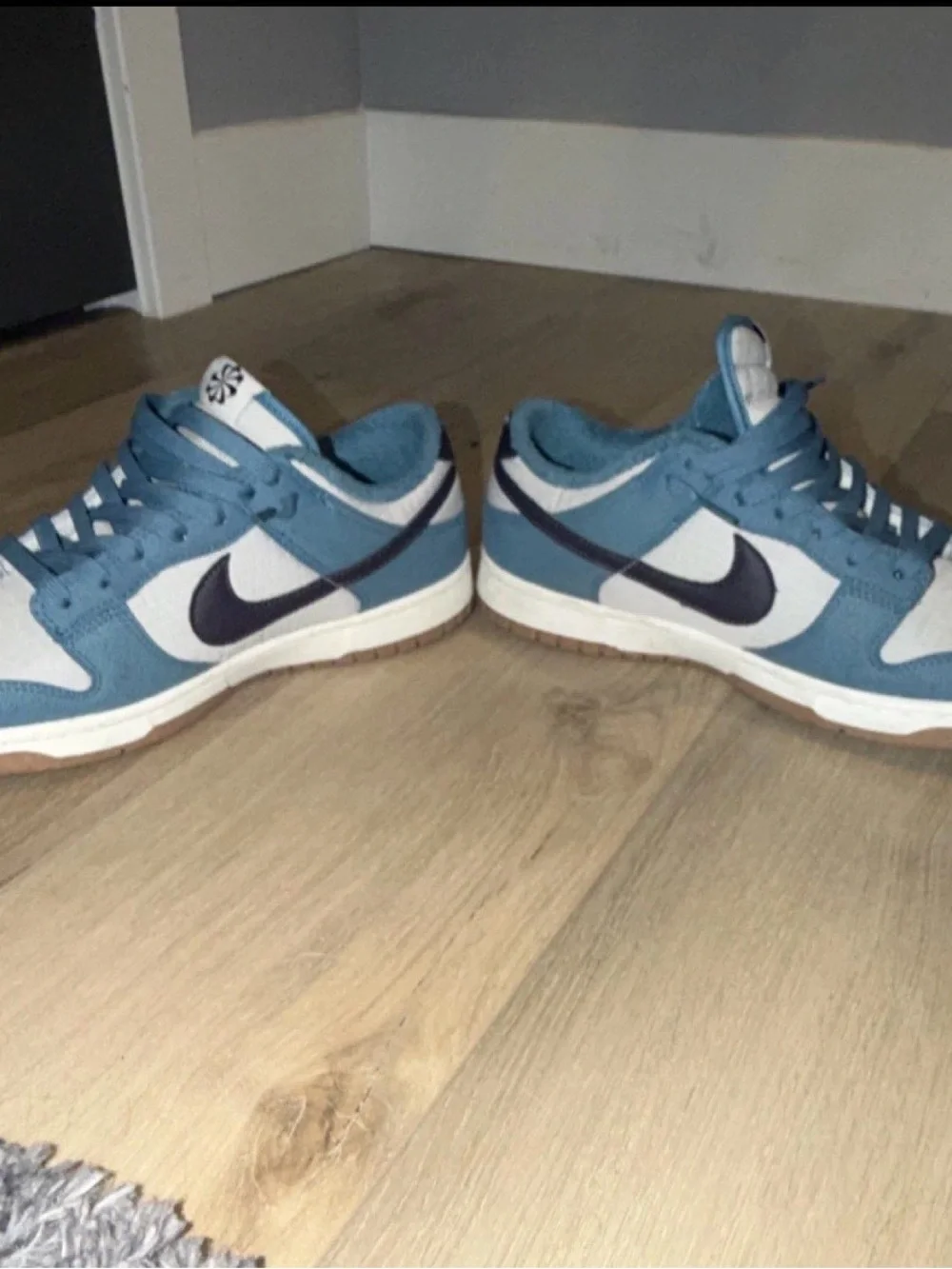 Nike dunk toasty rift Light Blue, White & Navy Low-Top Sneakers
